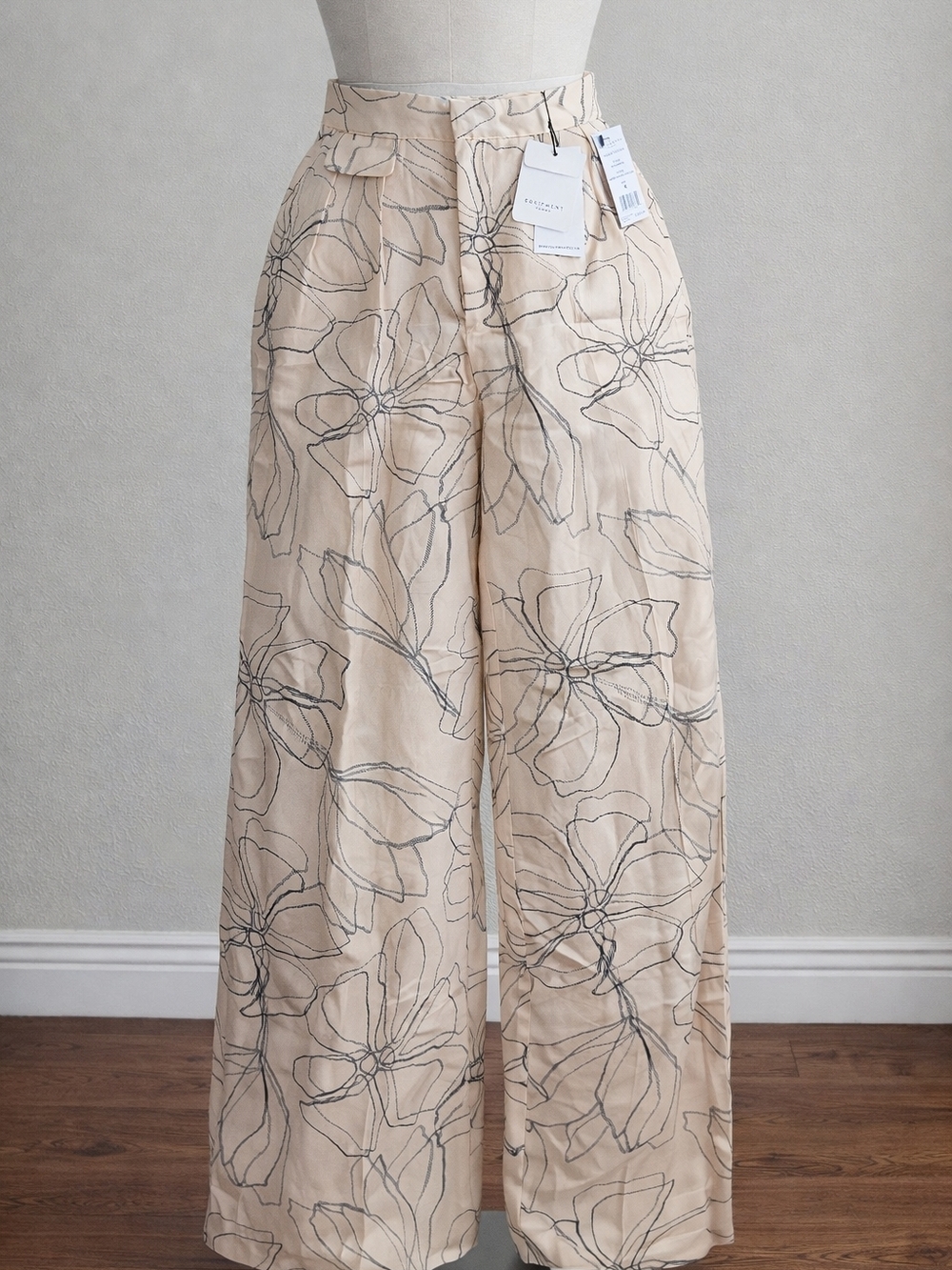 Equipment 100% Silk Clement Trousers – Shifting Sand Floral Print – Size 4 – NWT